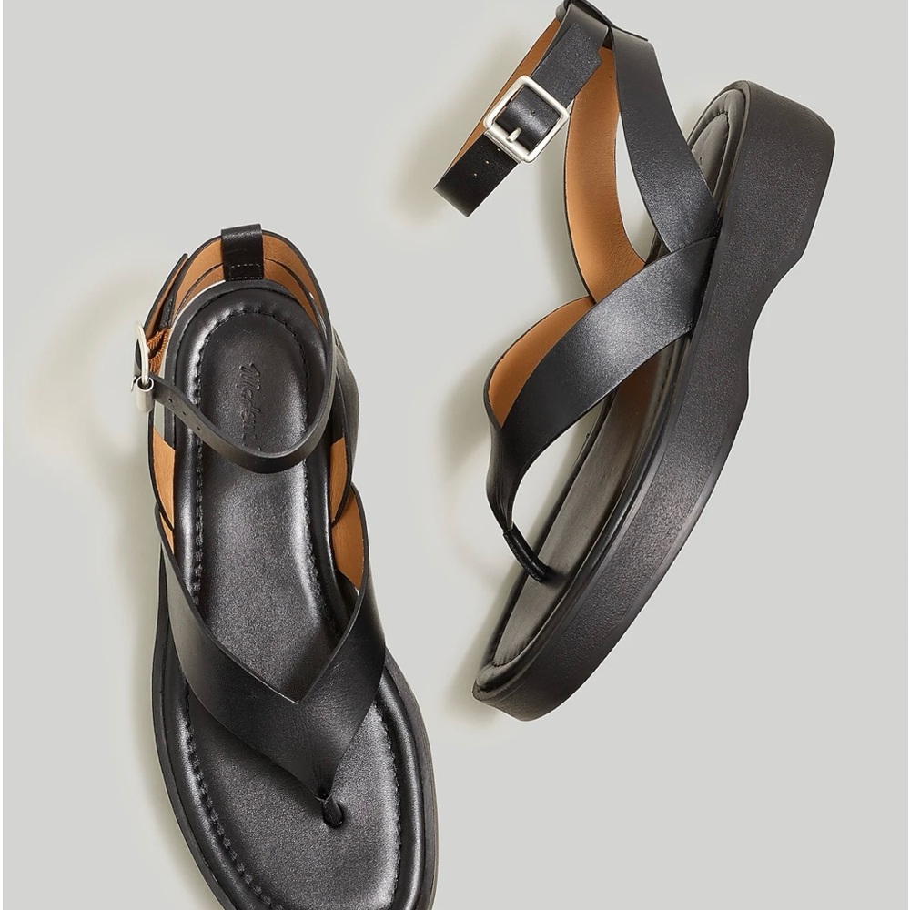 Madewell - The Cooper Thong Sandal. Size 8.5 Black